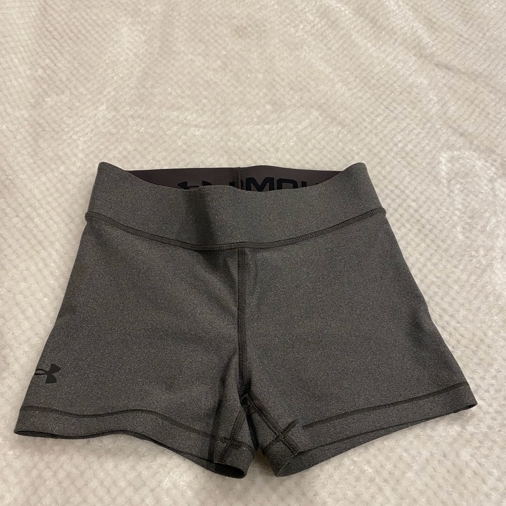 Under Armour Mid Rise Shorty